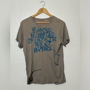 Large Uniqlo men’s tshirt with screen print